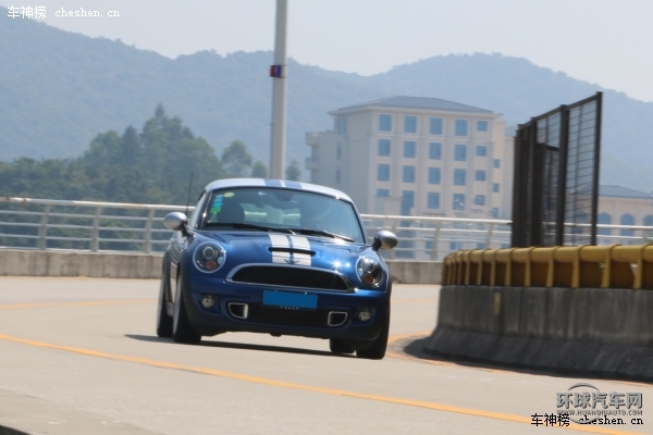 身手不凡 試駕Mini cooper S coupe Mini cooperS coupe 試駕