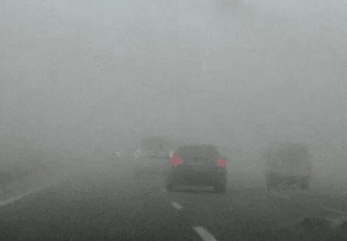“霧”必注意 這些霧霾天的駕駛技巧不得不學003