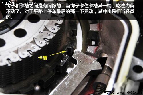 停車先掛P擋還是先拉手剎 別再糾結了