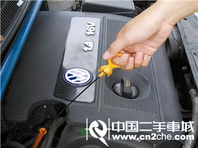 四種方法辨別汽車機油是否變質