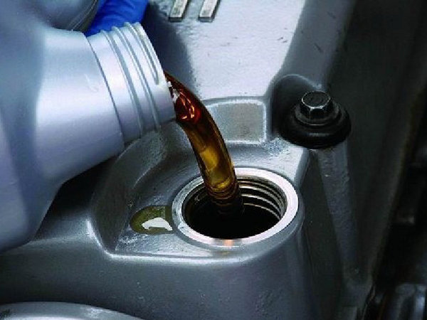 春季汽車需要特殊保養 選擇適合的潤滑油