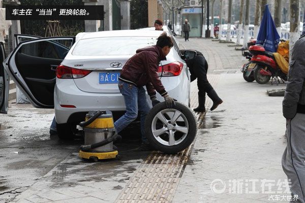 操作便捷優惠大，體驗汽車超人“精洗”服務