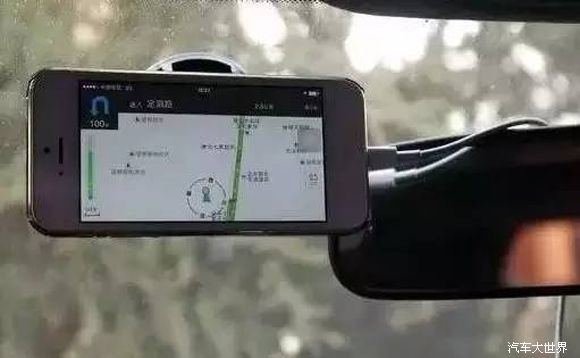 用車載充電器正確方式 小心車子自燃