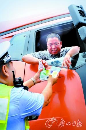 連續駕車超4小時判疲勞駕駛/最高扣12分