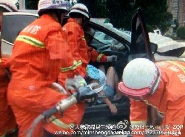 血的教訓 鄭州一SUV撞車致雙胞胎死亡