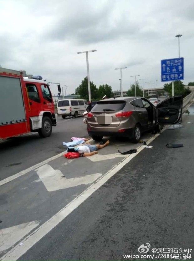 血的教訓 鄭州一SUV撞車致雙胞胎死亡