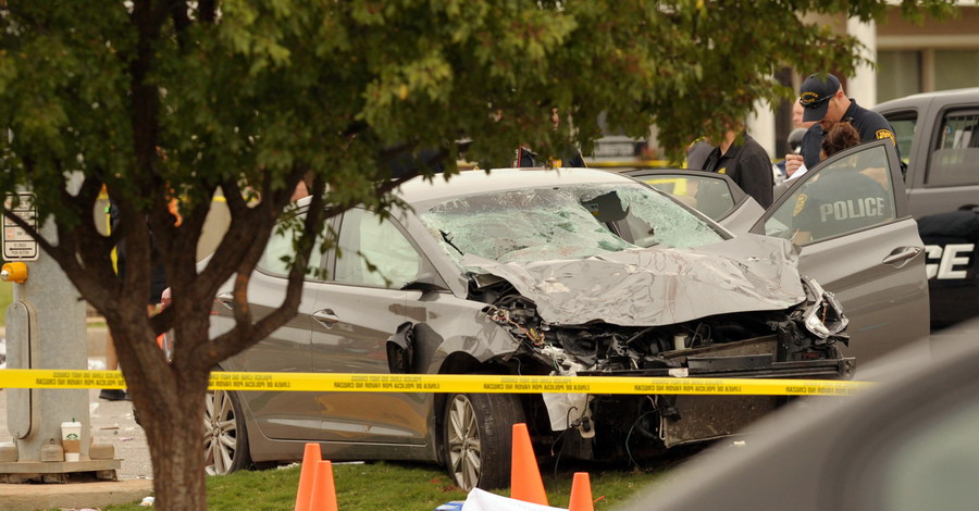 美國酒駕女司機 沖入校園撞死3人傷34人