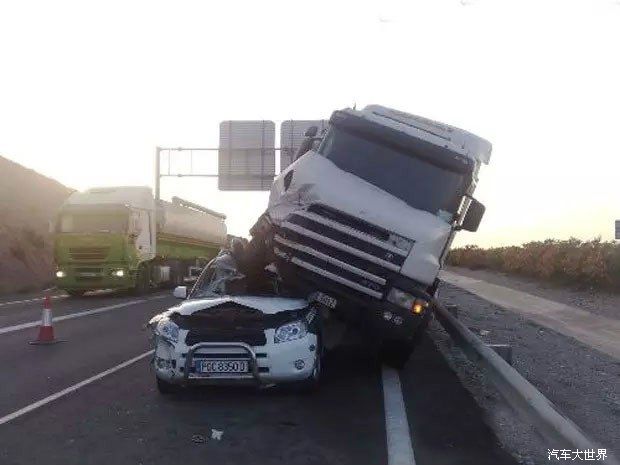 全球豪車帶你領略他“痛苦”的一面