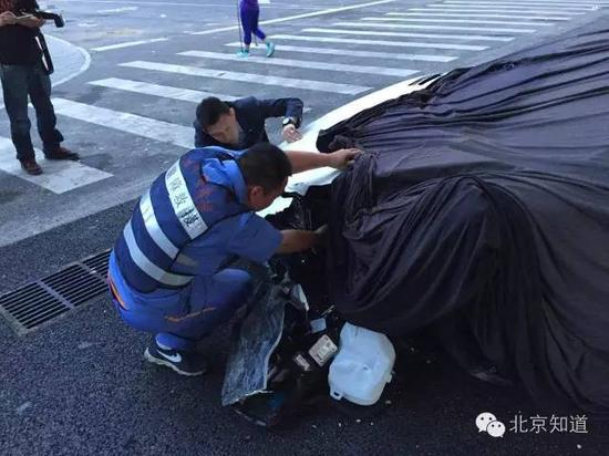 北京一蘭博基尼撞橋墩 車主疑似“李易峰”