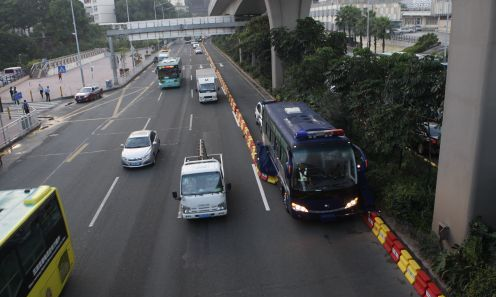 國內首條自動化潮汐車道深圳啟用