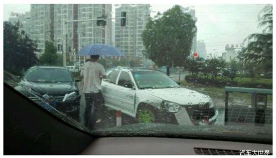 霜降時節雨紛飛 出行小心把眼睜