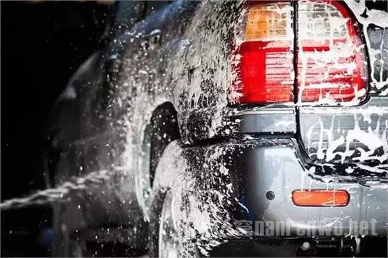 按時洗車
