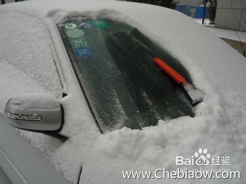 冬季汽車玻璃除冰五大招